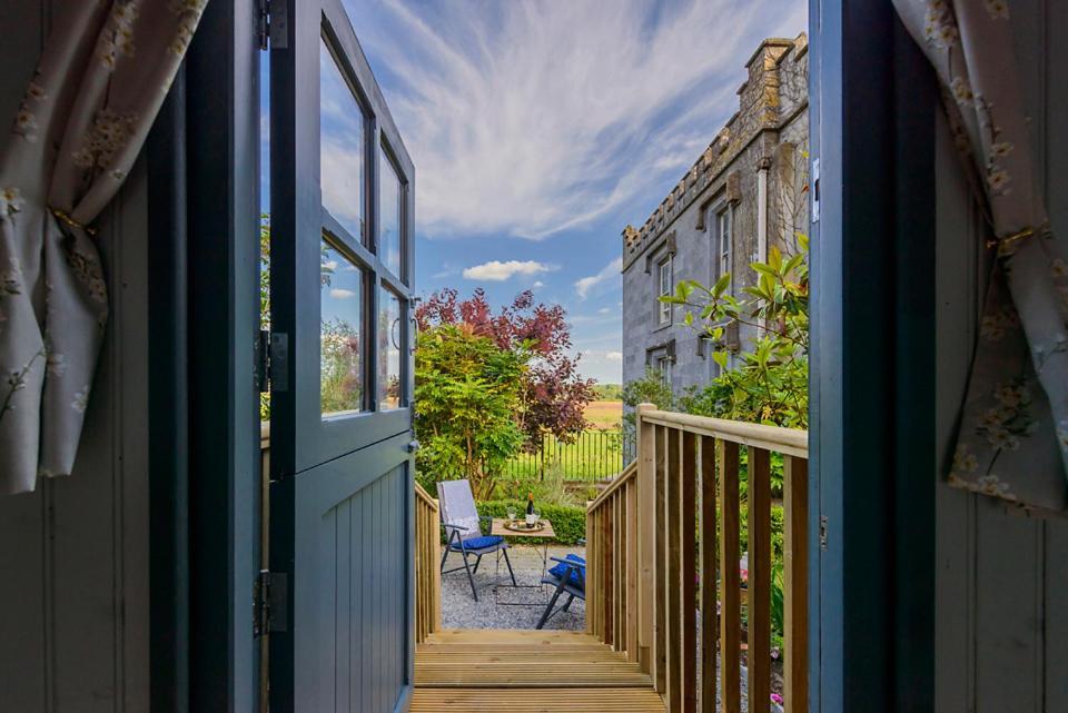 Hotel Hawthorn Hut Kilkenny Glamping At Jenkinstown House Jenkinstown Park Exterior foto